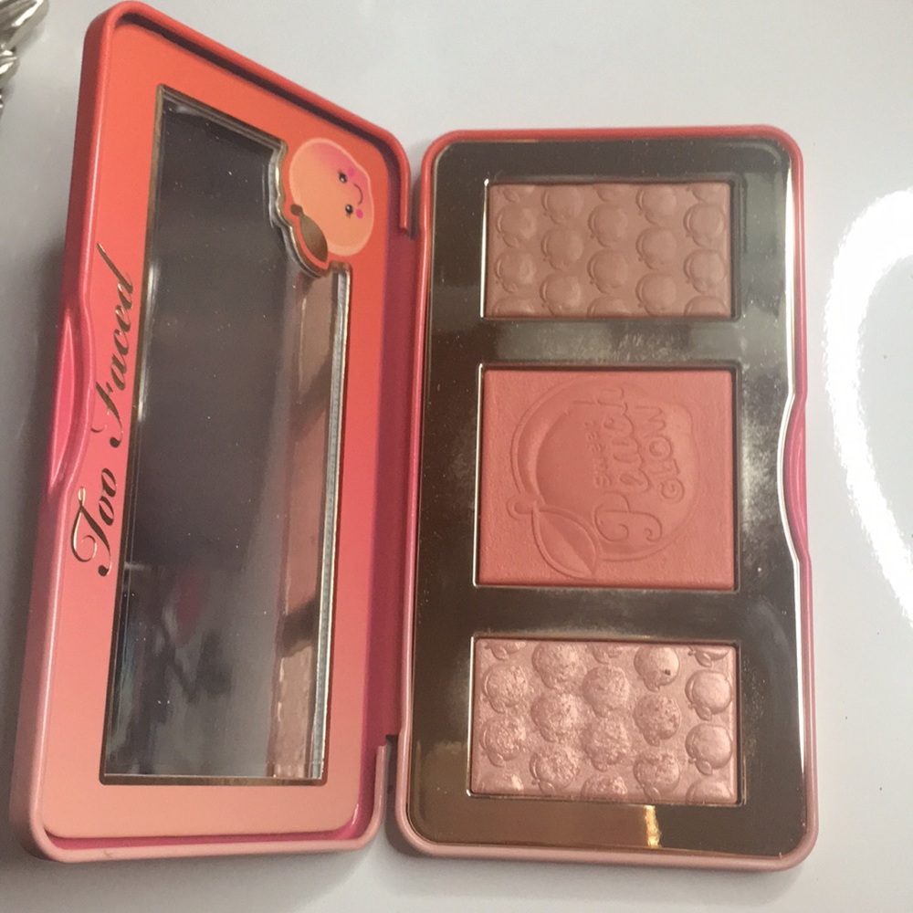 Too Faced Sweet peach glow